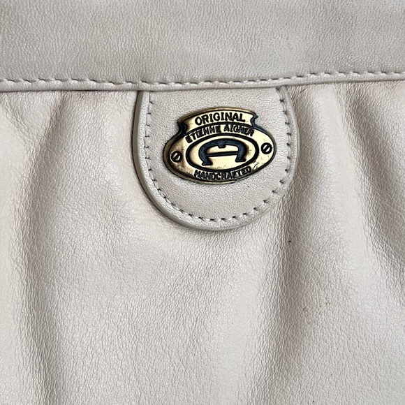 Etienne Aigner vintage Beige  leather Crossbody Bag with unbranded Gold Chain - Picture 10 of 10